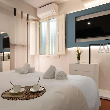 Keys Of Italy - Vigna 8 Blu- Newly Renovated Elegant 2 Bedr - Great Location In Daire *
