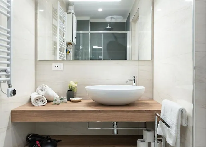 아파트 Keys Of Italy - Vigna 8 Blu- Newly Renovated Elegant 2 Bedr - Great Location In *