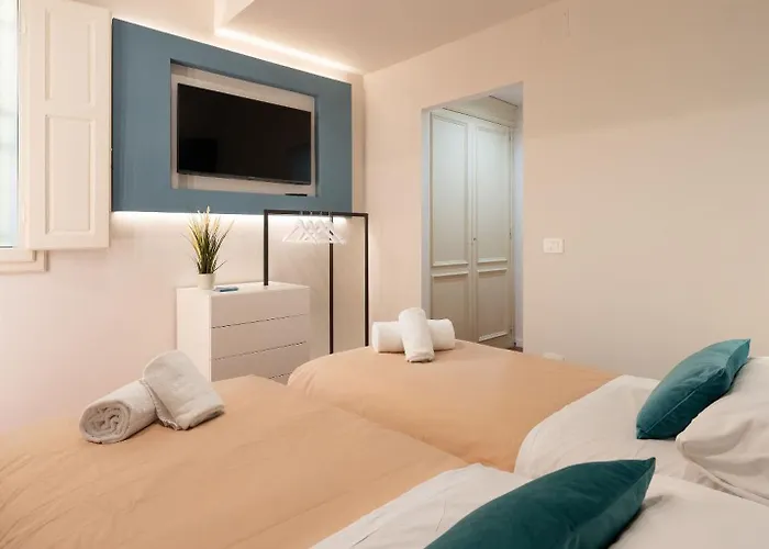 Keys Of Italy - Vigna 8 Blu- Newly Renovated Elegant 2 Bedr - Great Location In * 피렌체