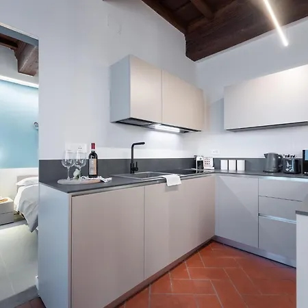 Keys Of Italy - Vigna 8 Blu- Newly Renovated Elegant 2 Bedr - Great Location In Apartamento Florencia